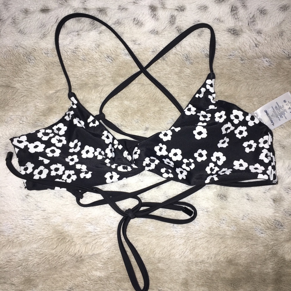 Black & white bikini top